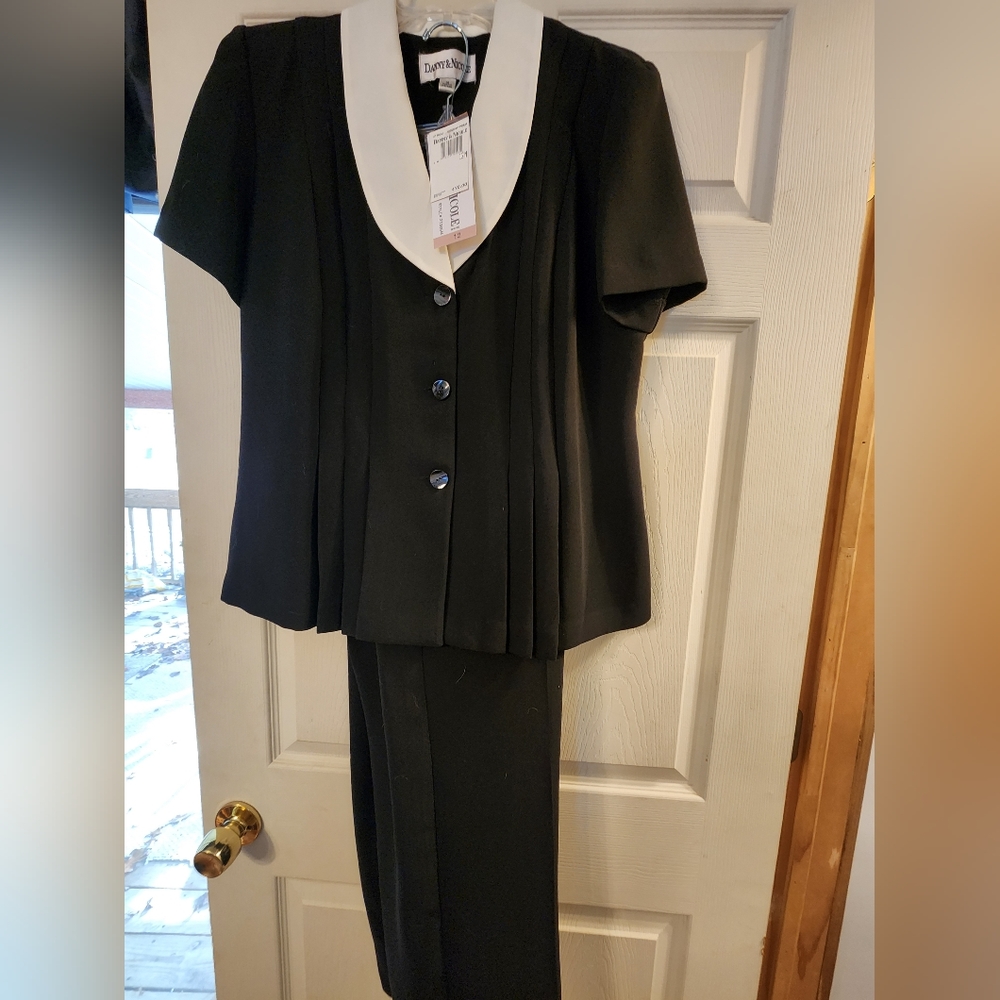 Pant suit